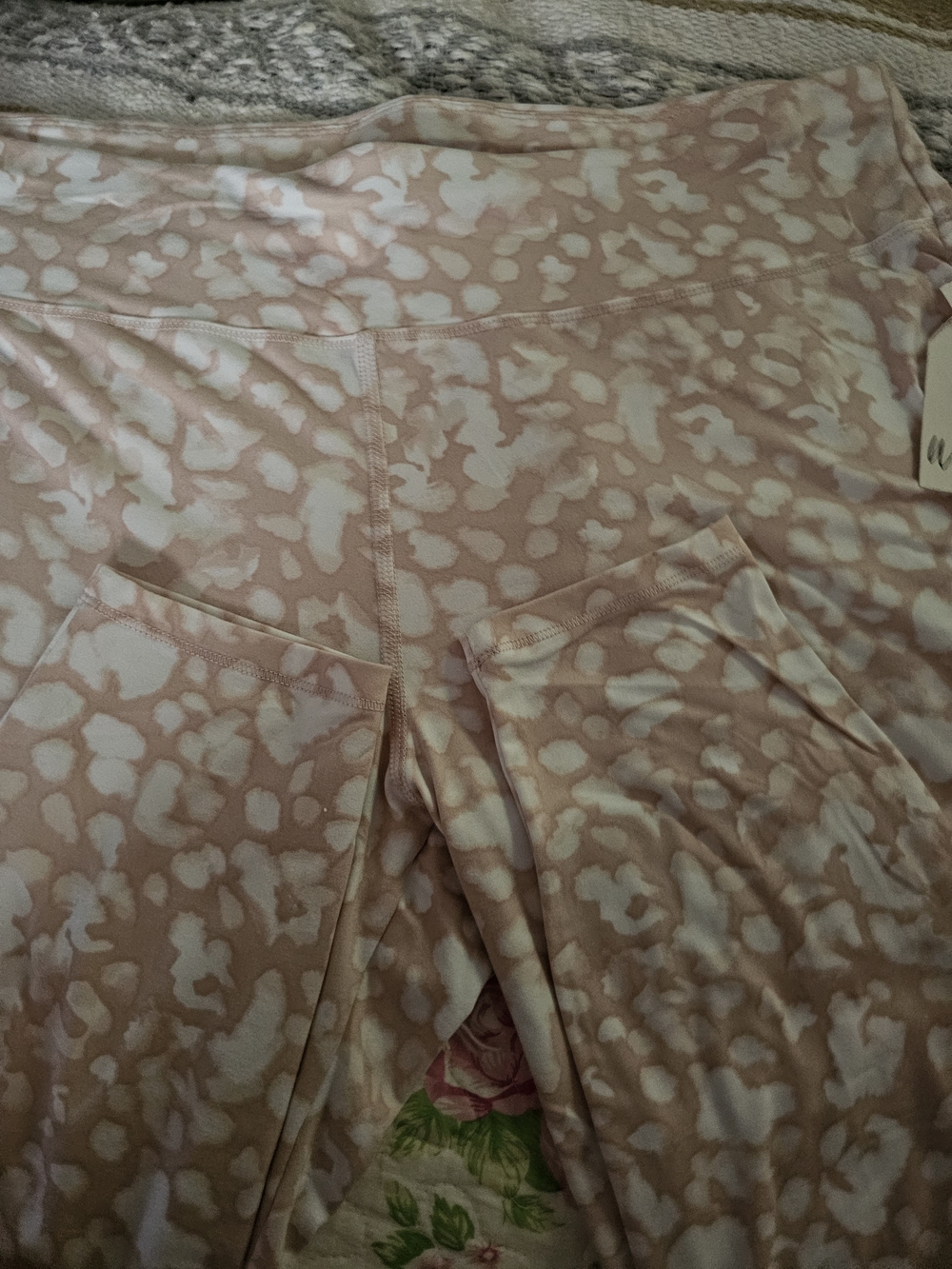 Women's Soft Pink Animal-Print Leggings - Wonderly